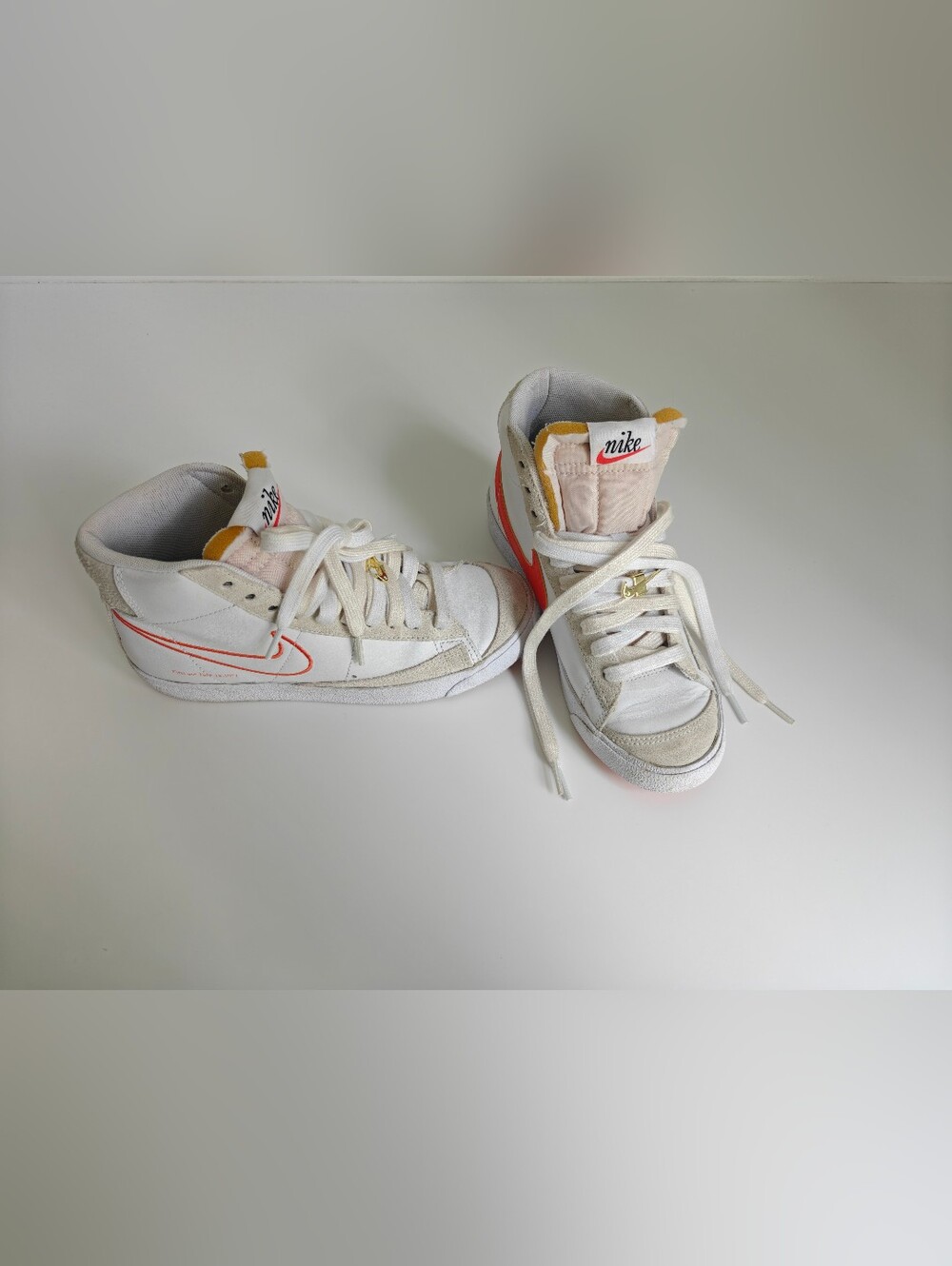 Nike Blazer Mid '77 SE 'First Use' sneakers outlined swoosh & gold charm Size 7 - Picture 2 of 11
